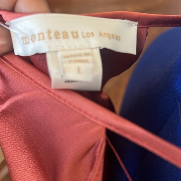 Large satin top - Picture 5 of 8